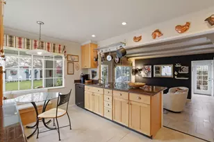 2113 Venus Dr, Sacramento, CA 95864 - Photo 9