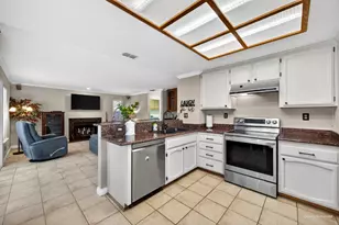 9512 Hutton Dr, Elk Grove, CA 95758 - Photo 31