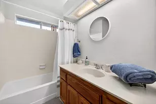 9512 Hutton Dr, Elk Grove, CA 95758 - Photo 51