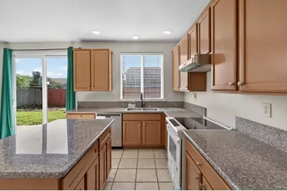 8788 Tiogawoods Drive, Sacramento, CA 95828 - Photo 19