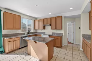 8788 Tiogawoods Dr, Sacramento, CA 95828 - Photo 17