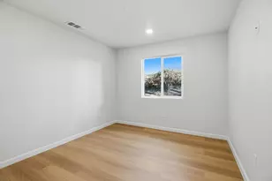 1463 W 25th St, Merced, CA 95340 - Photo 11