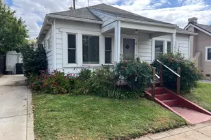 1519 32nd St, Sacramento, CA 95816 - Photo 1