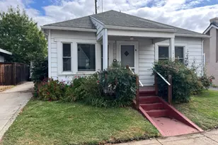 1519 32nd St, Sacramento, CA 95816 - Photo 1