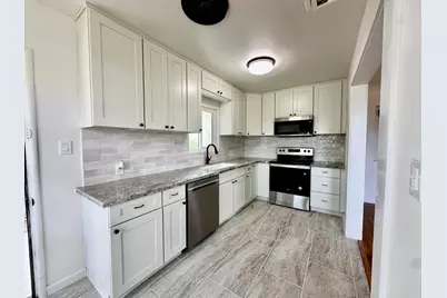 944 W 22nd Street, Merced, CA 95340 - Photo 5