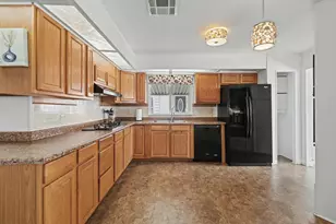 Millbrook Circle, Sacramento, CA 95828 - Photo 23