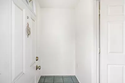 3059 Crandall Avenue, Sacramento, CA 95815 - Photo 3
