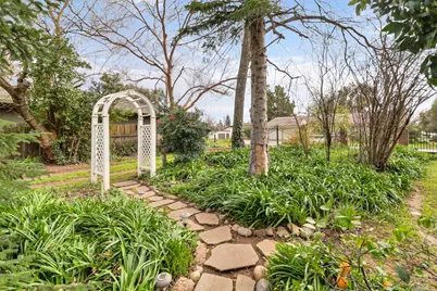 3200 Becerra Way, Sacramento, CA 95821 - Photo 45