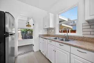 1017 Yale St, Sacramento, CA 95818 - Photo 15