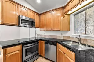 2192 Royal Wood Ln, Turlock, CA 95380 - Photo 13