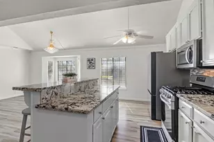 1521 Dezzani Ln, Modesto, CA 95358 - Photo 9