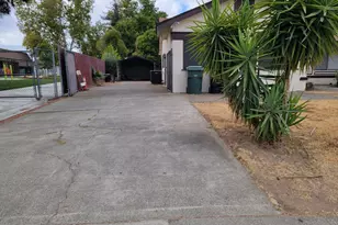 7548 Lindale Dr, Sacramento, CA 95828 - Photo 3