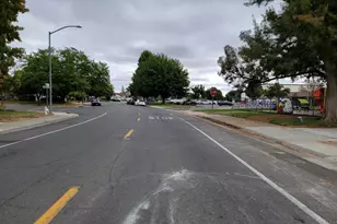 7548 Lindale Dr, Sacramento, CA 95828 - Photo 23