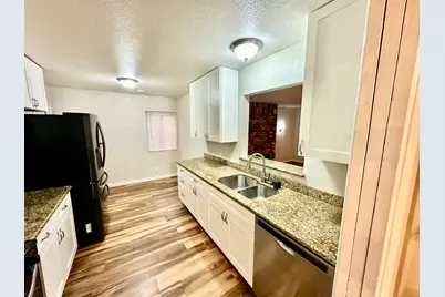 2118 W Sonoma Avenue, Stockton, CA 95204 - Photo 13