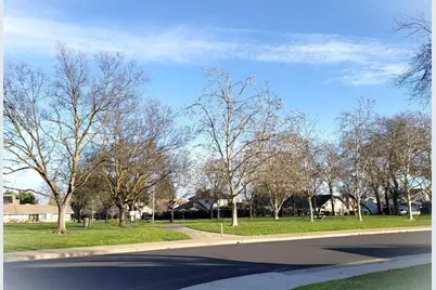 9301 Kilcolgan Way, Elk Grove, CA 95758 - Photo 5