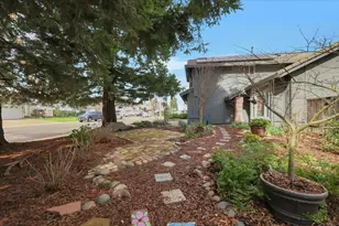 1376 Zephyr Dr, Yuba City, CA 95991 - Photo 7