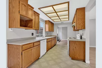 7998 Caceres Way, Sacramento, CA 95823 - Photo 19