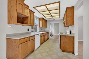 7998 Caceres Way, Sacramento, CA 95823 - Photo 19