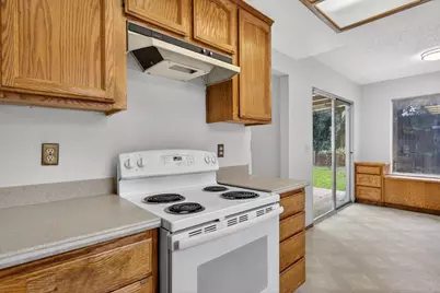 7998 Caceres Way, Sacramento, CA 95823 - Photo 17