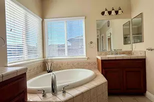 9737 Mountain Vista Cir, Elk Grove, CA 95757 - Photo 15