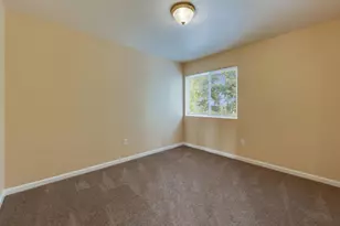 8956 E Valley Dr, Elk Grove, CA 95624 - Photo 23