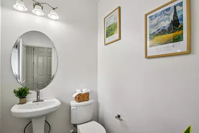 939 Dixieanne Avenue, Sacramento, CA 95815 - Photo 13