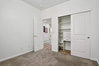 939 Dixieanne Avenue, Sacramento, CA 95815 - Photo 17