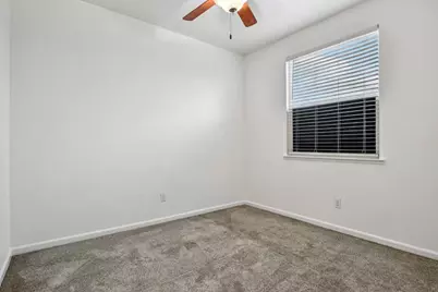 939 Dixieanne Avenue, Sacramento, CA 95815 - Photo 27