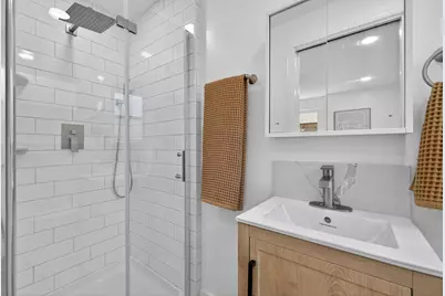 2725 Harkness Street, Sacramento, CA 95818 - Photo 17