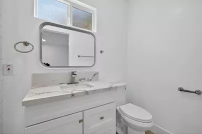 2725 Harkness Street, Sacramento, CA 95818 - Photo 25