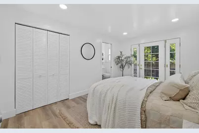 2725 Harkness Street, Sacramento, CA 95818 - Photo 15