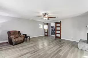 9147 La Riviera Dr, Sacramento, CA 95826 - Photo 27