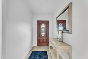 5415 Del Rio Rd, Sacramento, CA 95822 - Photo 3