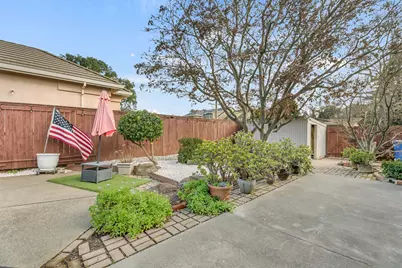 5415 Del Rio Road, Sacramento, CA 95822 - Photo 37