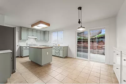 9540 S Coast Lane, Elk Grove, CA 95758 - Photo 5