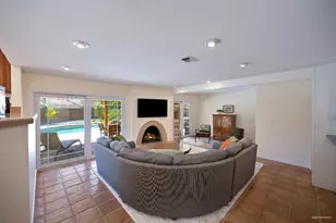 8328 Caribbean Way, Sacramento, CA 95826 - Photo 25