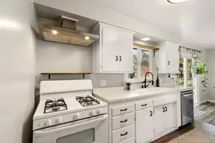 4537 Brent Ct, Sacramento, CA 95820 - Photo 13