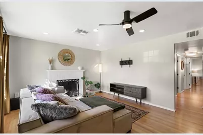 4537 Brent Court, Sacramento, CA 95820 - Photo 5