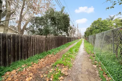 2570 41st Street, Sacramento, CA 95817 - Photo 35