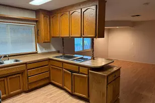 7406 Pardis Ln, Sacramento, CA 95828 - Photo 9