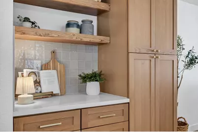 2121 Royal Oaks Drive, Sacramento, CA 95815 - Photo 11