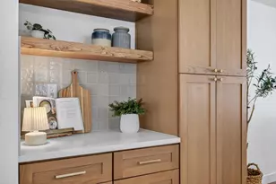 2121 Royal Oaks Dr, Sacramento, CA 95815 - Photo 11