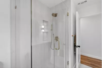 2121 Royal Oaks Drive, Sacramento, CA 95815 - Photo 23