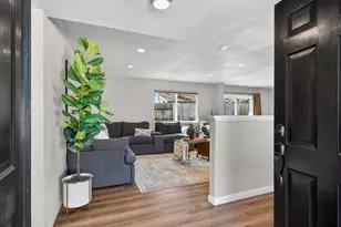 5825 Merlindale Dr, Citrus Heights, CA 95610 - Photo 7