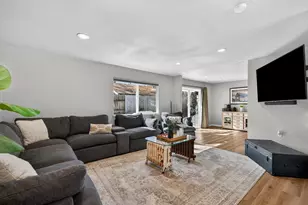 5825 Merlindale Dr, Citrus Heights, CA 95610 - Photo 9