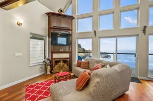 266 Dolphin Dr, Whitethorn, CA 95589 - Photo 9