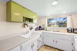 4310 Hussey Dr, Carmichael, CA 95608 - Photo 41