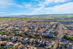 229 E Grazia Ave, Mountain House, CA 95391 - Photo 73