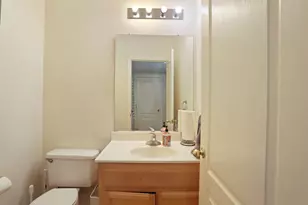 1186 Kay Cir, Turlock, CA 95382 - Photo 7