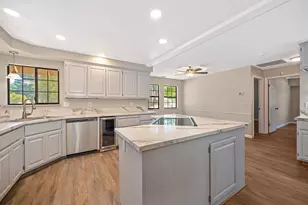 98 Las Positas Cir, Sacramento, CA 95831 - Photo 3